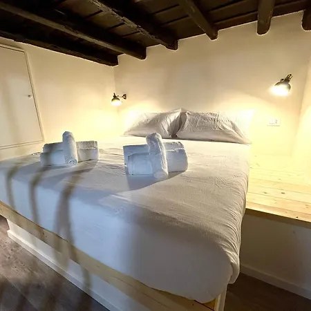 Apartment Campo De Fiori Pied-a-terre *
